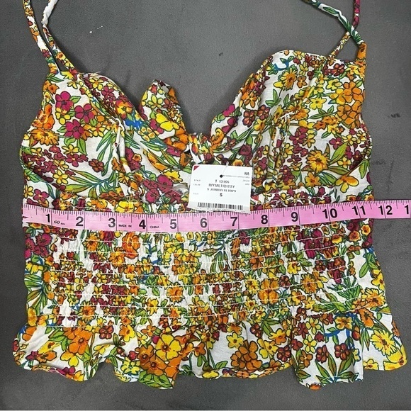 Live 4 Truth spaghetti strap floral cropped top size Small - Picture 5 of 6